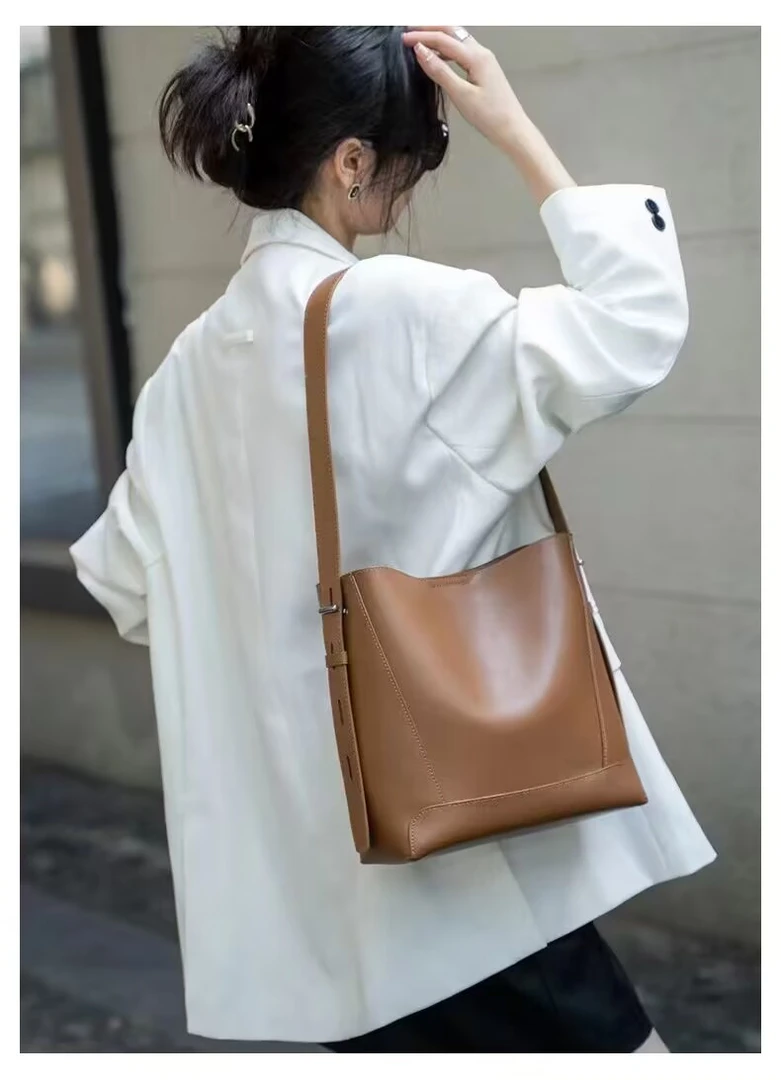 轻奢时尚大容量水桶包女简约百搭单肩斜挎包