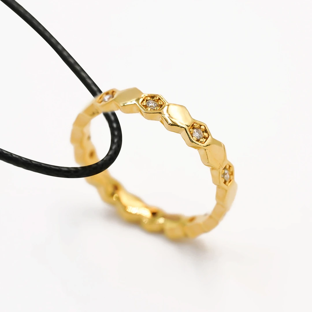 【合成/培育】18k金莫桑蜂窝点钻吊坠【CD0014】