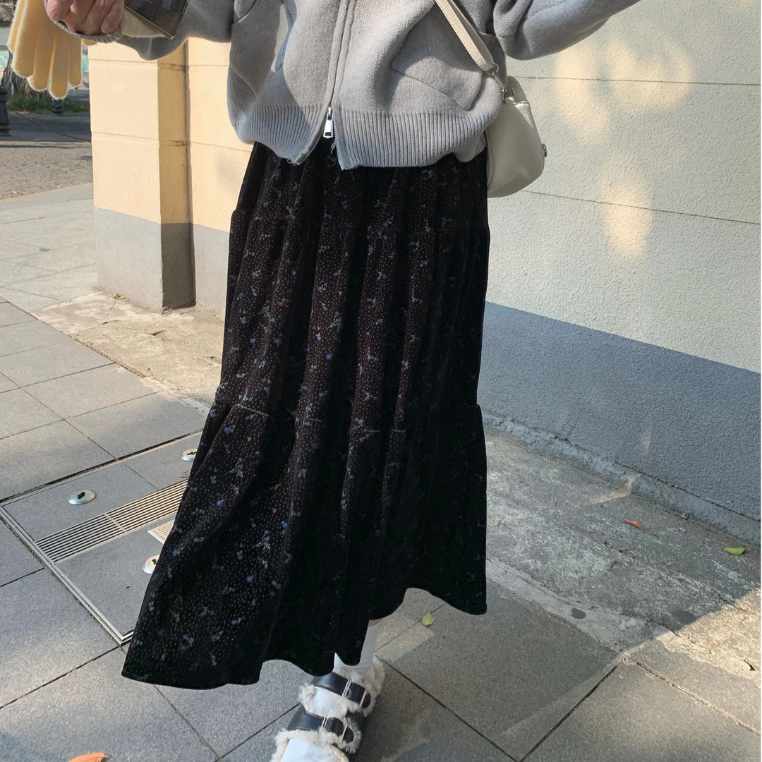 徐子 幸子·碎花黑色长裙加绒小花朵松紧腰丝绒显瘦百搭秋冬半身裙