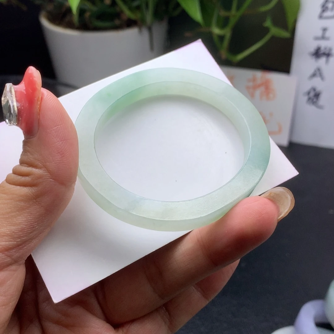 【闪购商品】定制翡翠镯子未镶嵌设****）