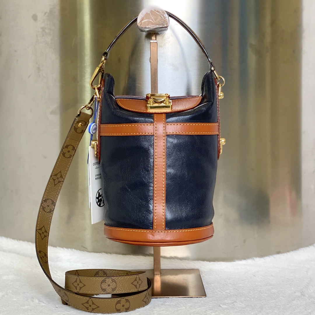 99新 LouisVuitton/路易威登 古有98新LV薯条斜挎包2245