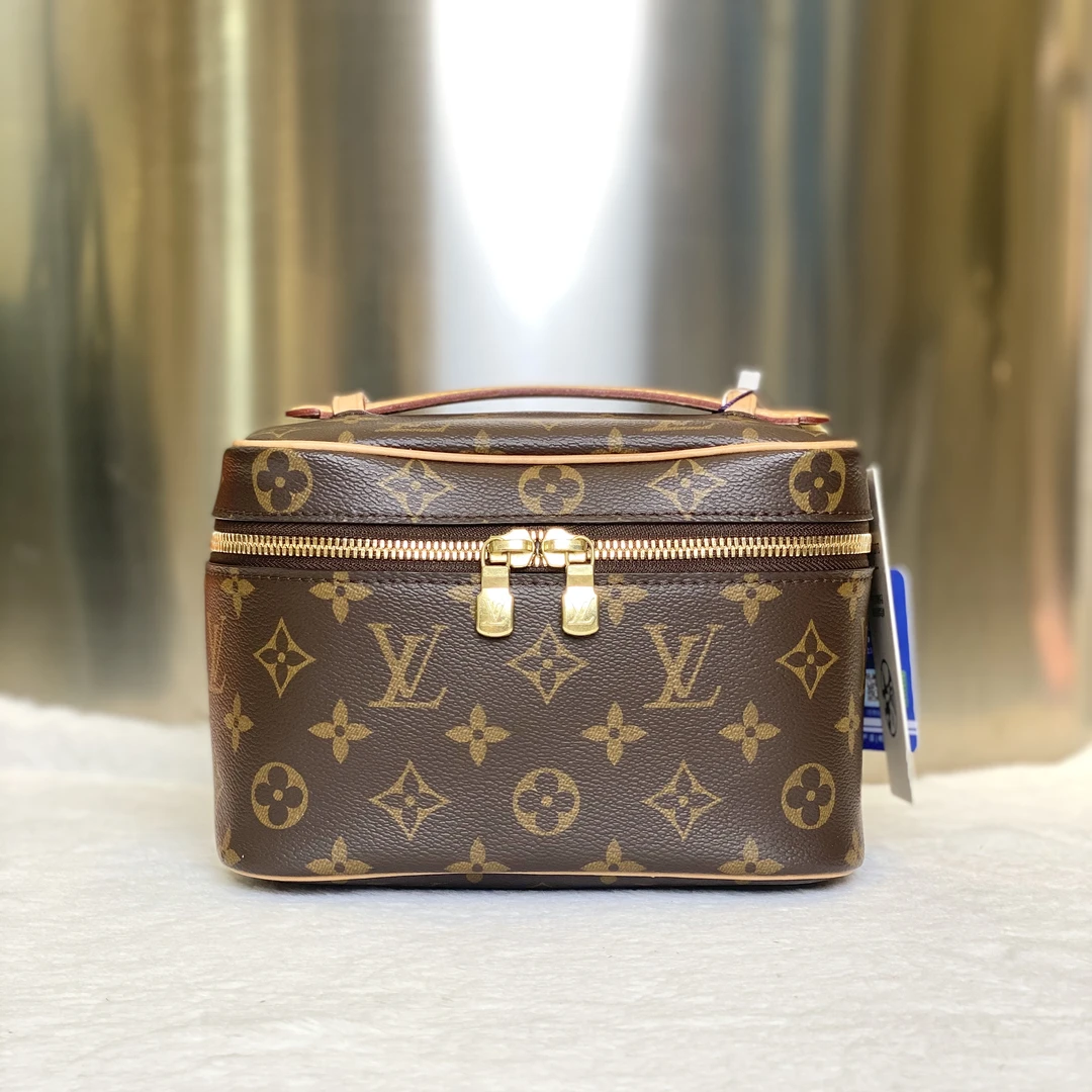 99新 LouisVuitton/路易威登 古有98新LV化妆盒手提包7537