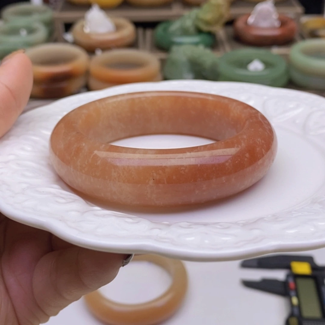 【闪购商品】石英质玉手镯未镶嵌