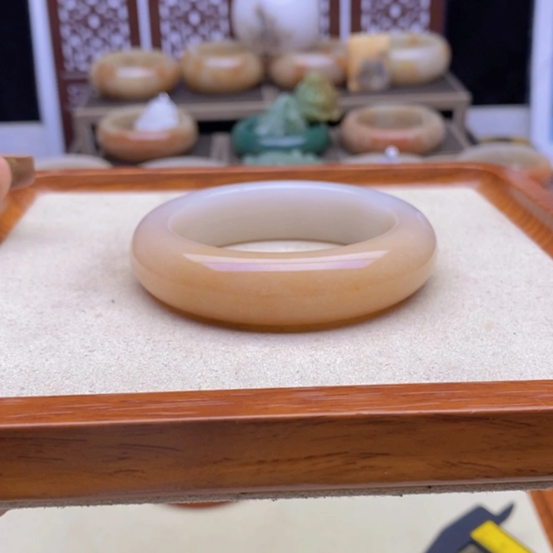 【闪购商品】石英质玉手镯未镶嵌