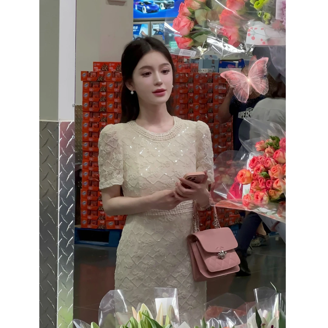 【流动光芒】LiLi蕾丝提花米色连衣裙XMZH3227