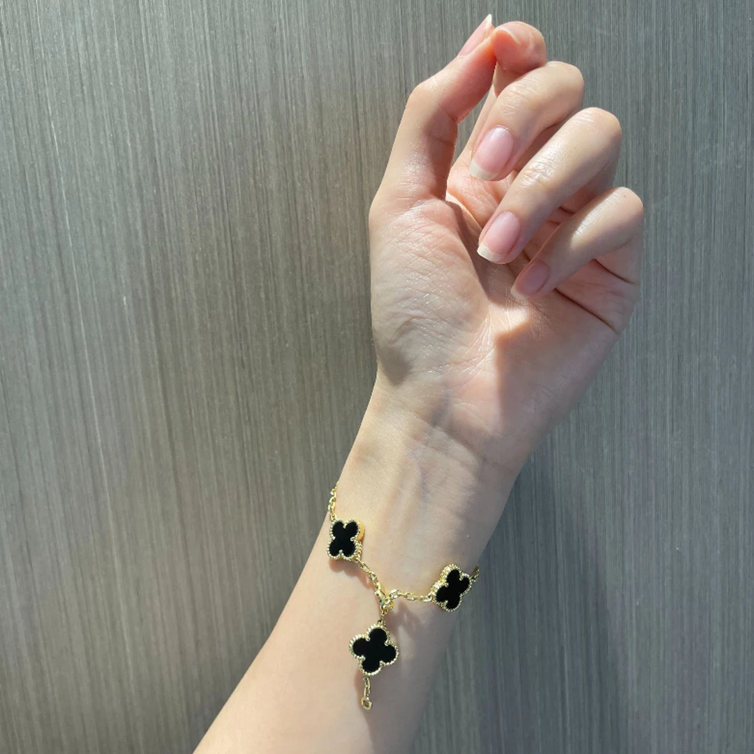 合金手链 黑五花手链四叶草毕业季气质轻奢时尚百搭经典简约黑色