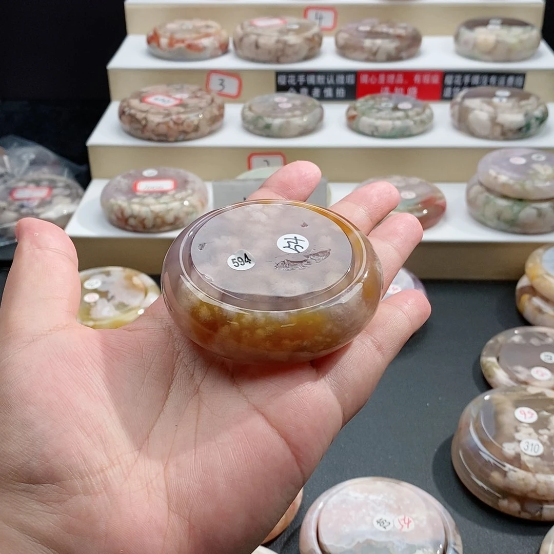 石英质玉手镯未镶嵌腾*