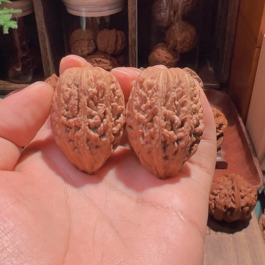 文玩核桃把件杨****刻蚂蚁塔