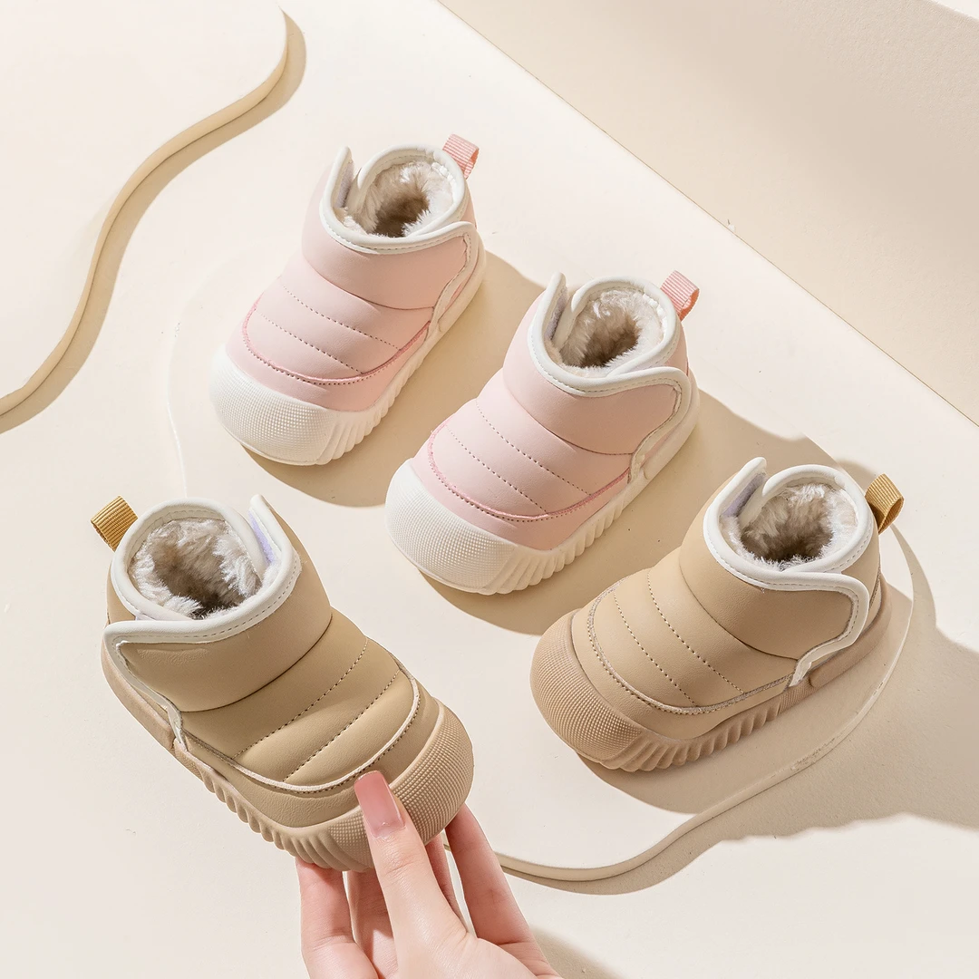 女宝宝冬季加绒保暖雪地靴1-3岁儿童加厚室外防滑软底学步鞋