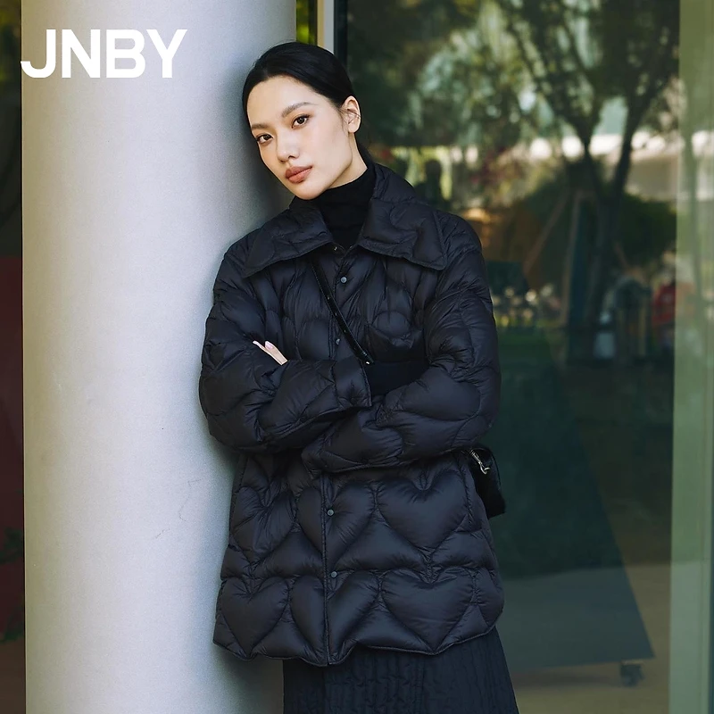 JNBY/江南布衣冬爱心保暖羽绒服宽松翻领中长款女外套5M9C10830