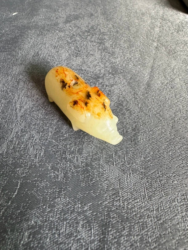 旧藏和田玉精雕玉猪