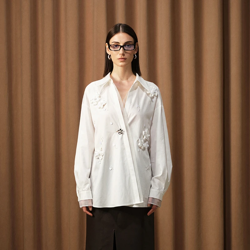 DIANA VEVINA24秋欧根纱拼接手工定制花朵宽松直身长袖衬衫