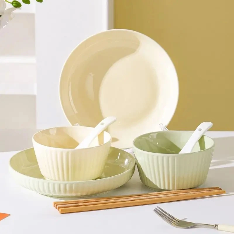 新款奶油风碗盘组合餐具 饭碗菜盘单个情侣出租屋家用陶瓷餐具