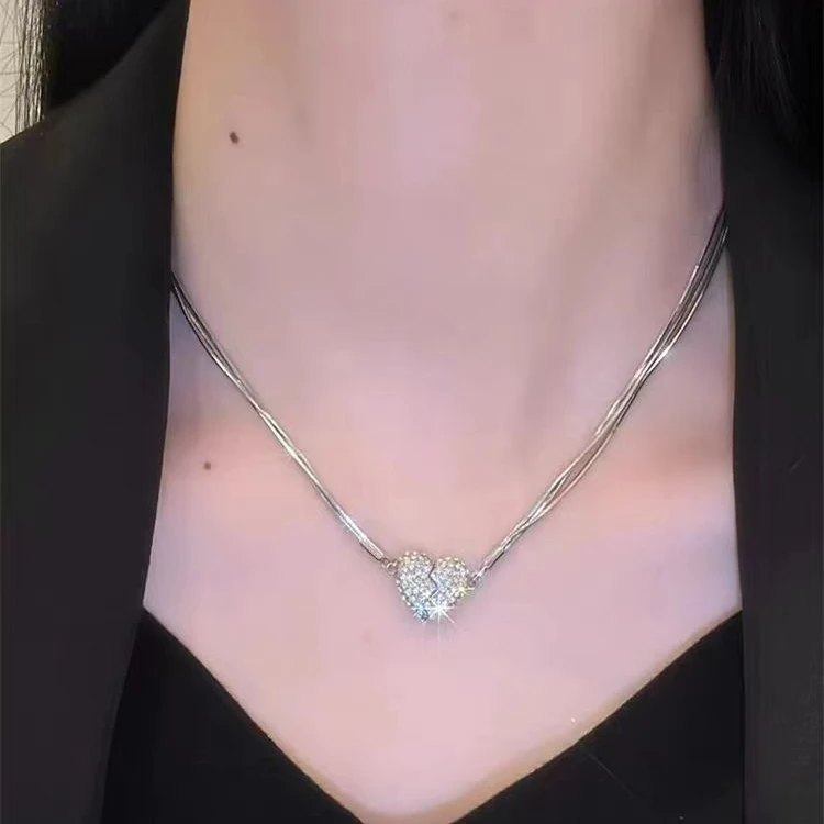 钛钢项链 轻奢气质百搭时尚爱心磁吸项链女款颈链锁骨链