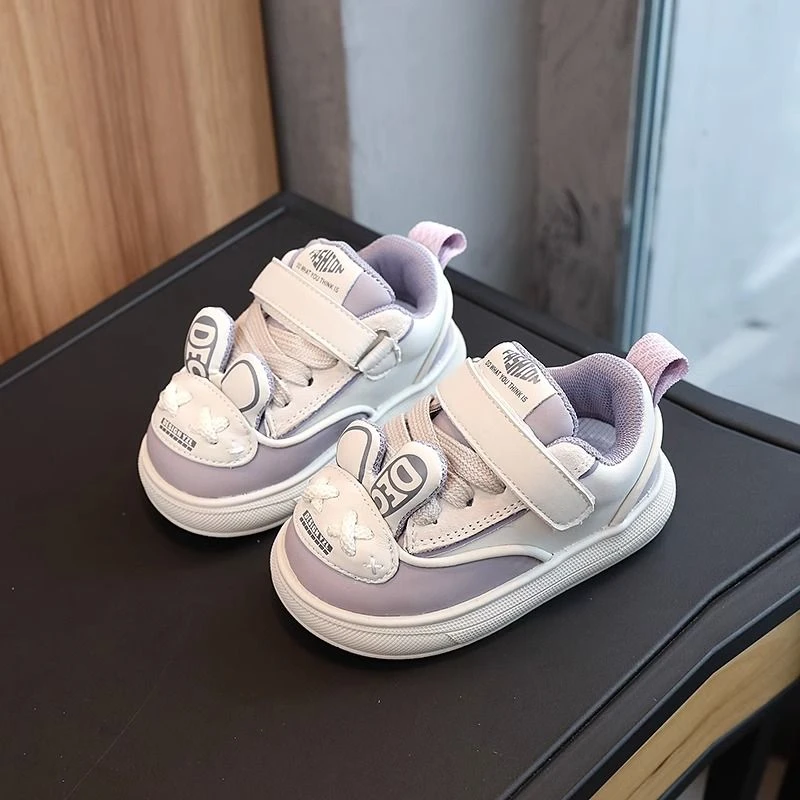 巴朵拉宝宝可爱小兔子鞋女童春秋新款防滑百搭运动鞋婴幼儿软底学