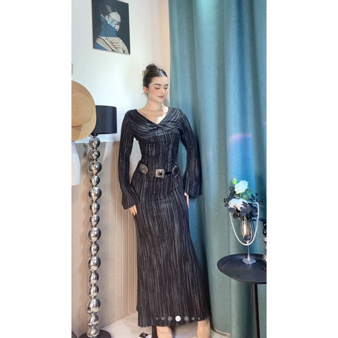 爱念新款气质修身配腰带连衣裙轻奢长袖显瘦