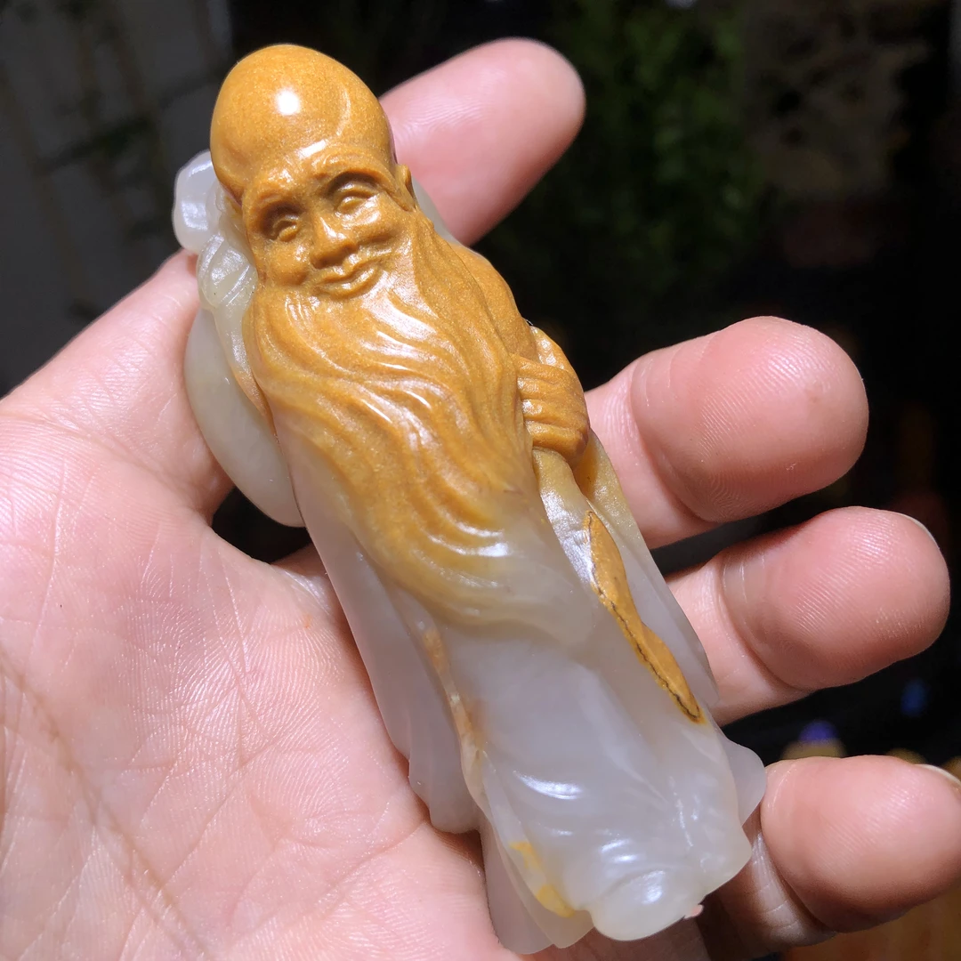 寿山石。寿山荔枝冻人物