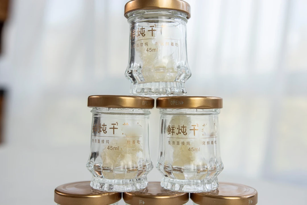 百合楼瓶子1个