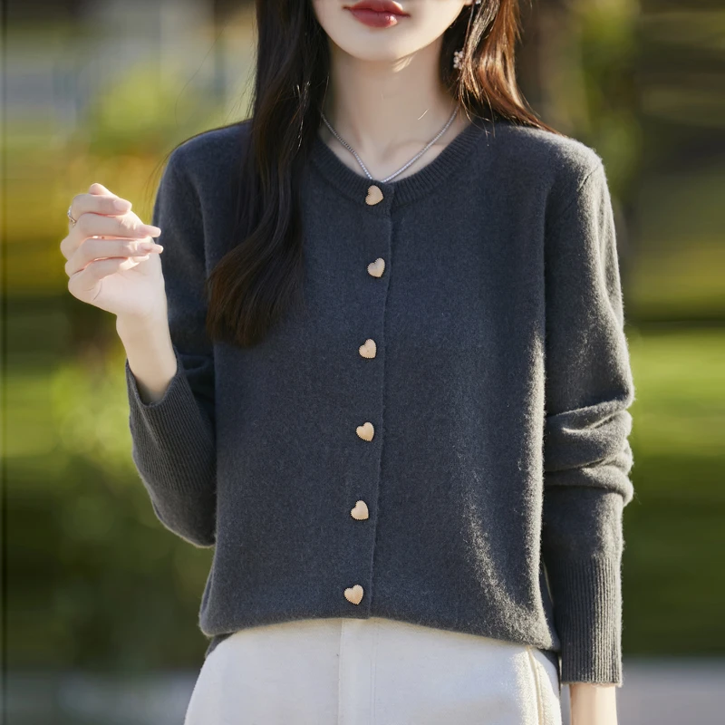 女士圆领开衫秋冬气质时尚百搭设计感纯色宽松显瘦长袖针织衫外套