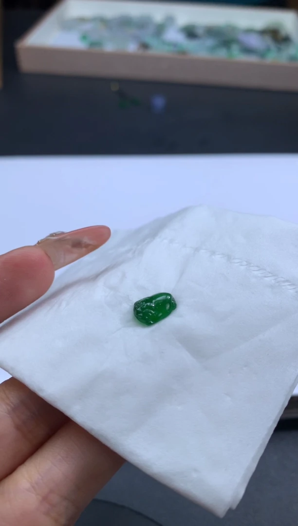 【闪购商品】定制翡翠未镶嵌翡翠