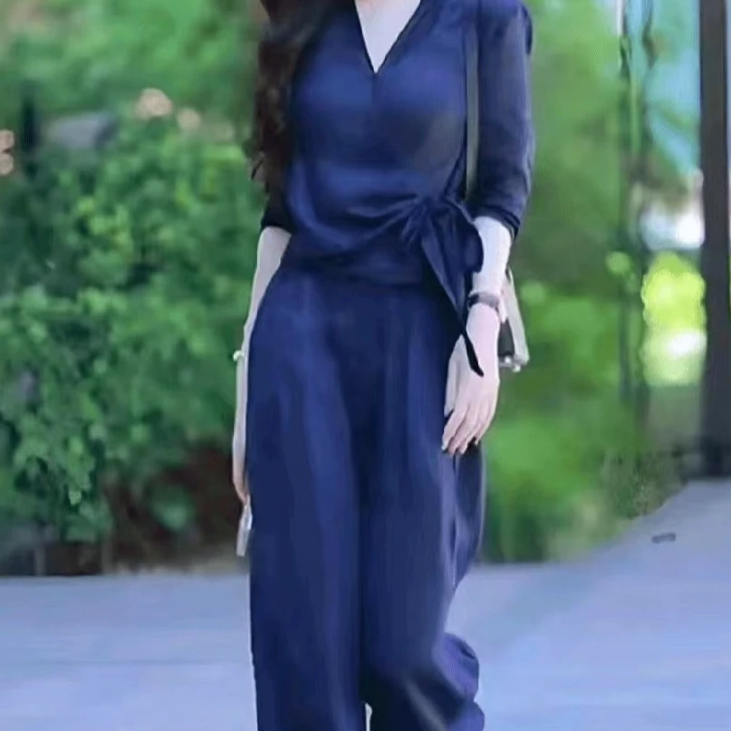 夏款时尚洋气两件套宽松舒适透气女士套装设计师暗扣款纯色