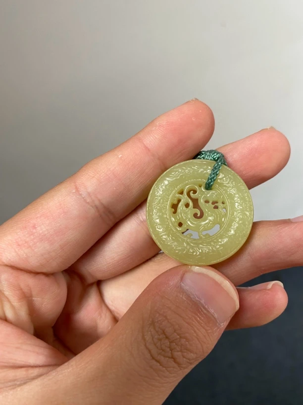 天然和田玉仿古吊坠