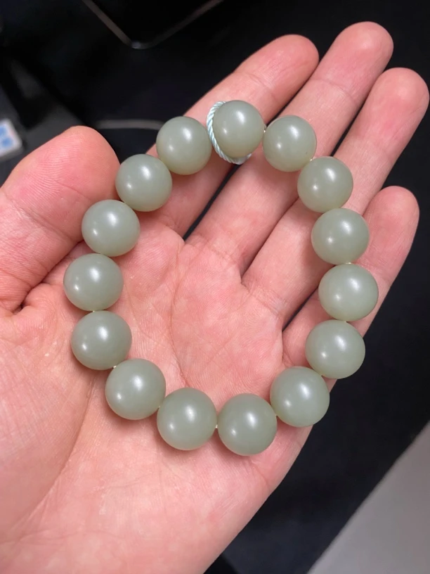 天然和田玉圆珠手串