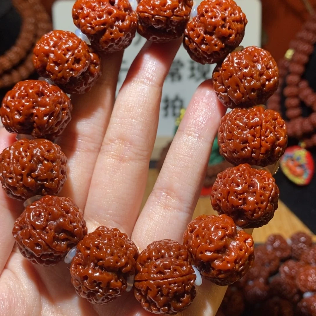 金刚菩提手串225。     肉