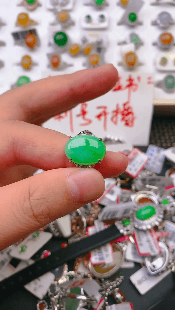 【闪购商品】翡翠戒指银S925镶嵌天然翡翠