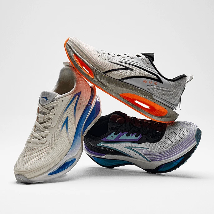 ANTA/安踏虫洞缓震跑步鞋男2024夏新款透气轻便减震跑鞋112435543