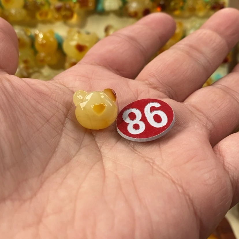 【闪购商品】琥珀颈饰未镶嵌天****卷微瑕