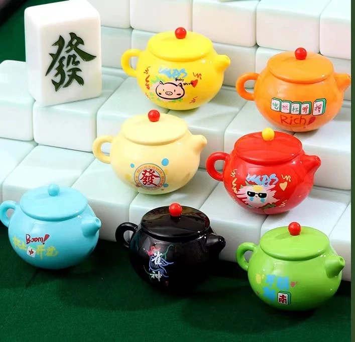 娃三岁把把胡潮玩盲盒手办