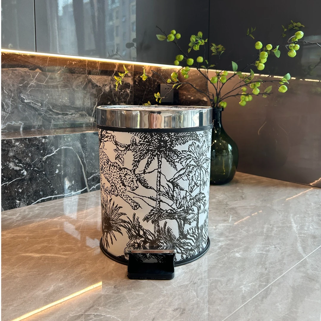 【支点佳居】轻奢复古脚踏带盖垃圾桶家用大容量厨房卫生间垃圾桶