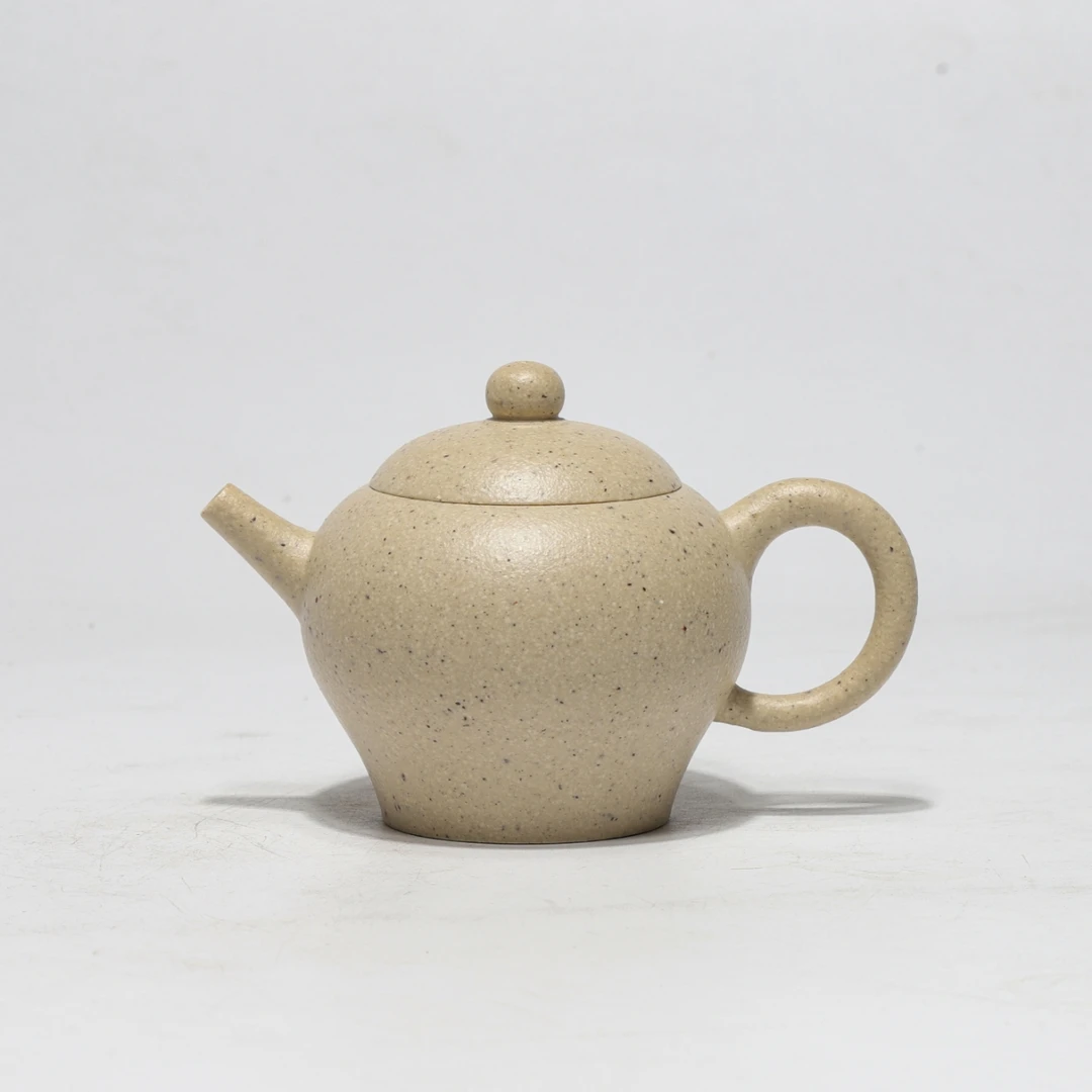 德福壶，造用原矿白玉段砂料制作而成