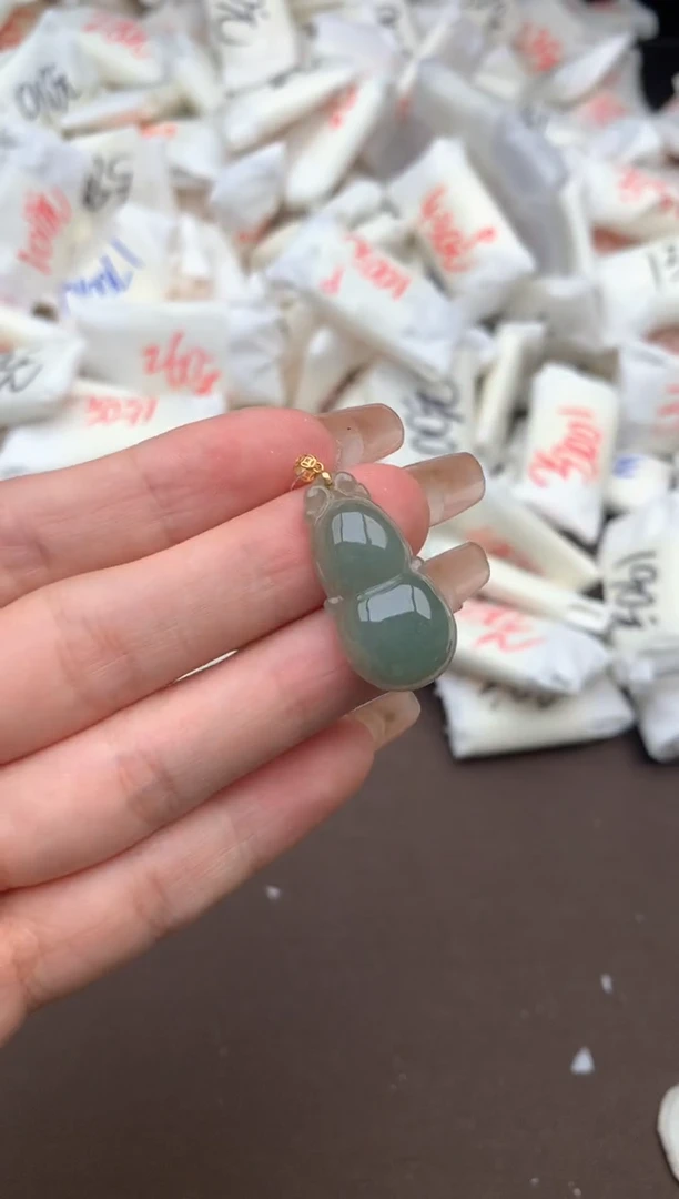 【闪购商品】翡翠挂件18K金镶嵌一