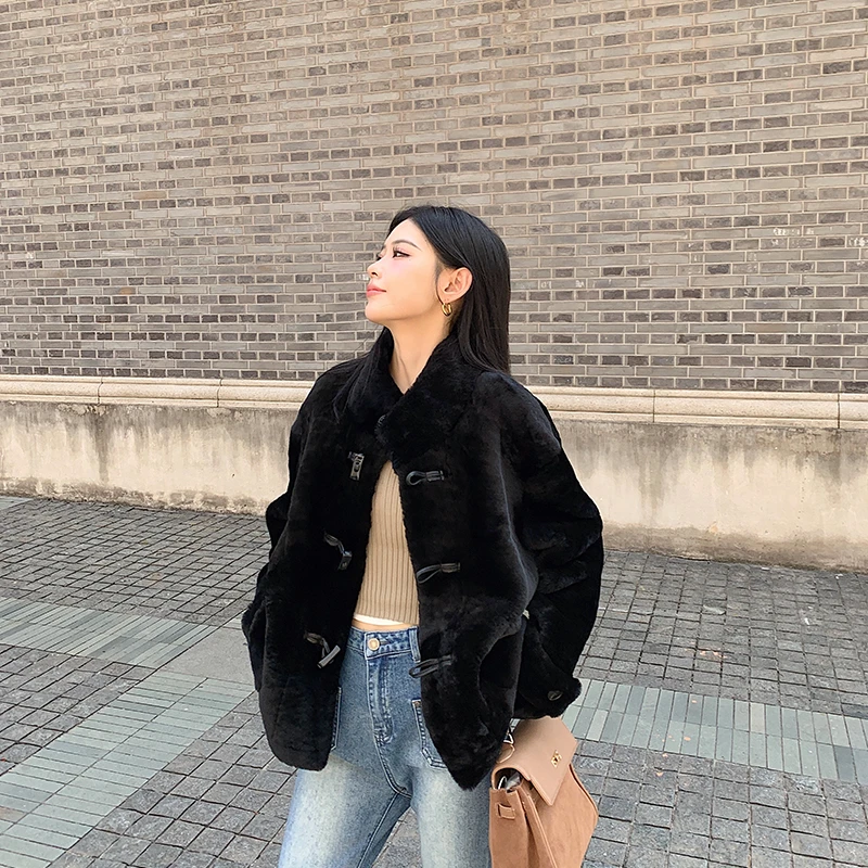 BOBO梦想家进口美利奴皮毛一体时尚休闲皮草外套女短款