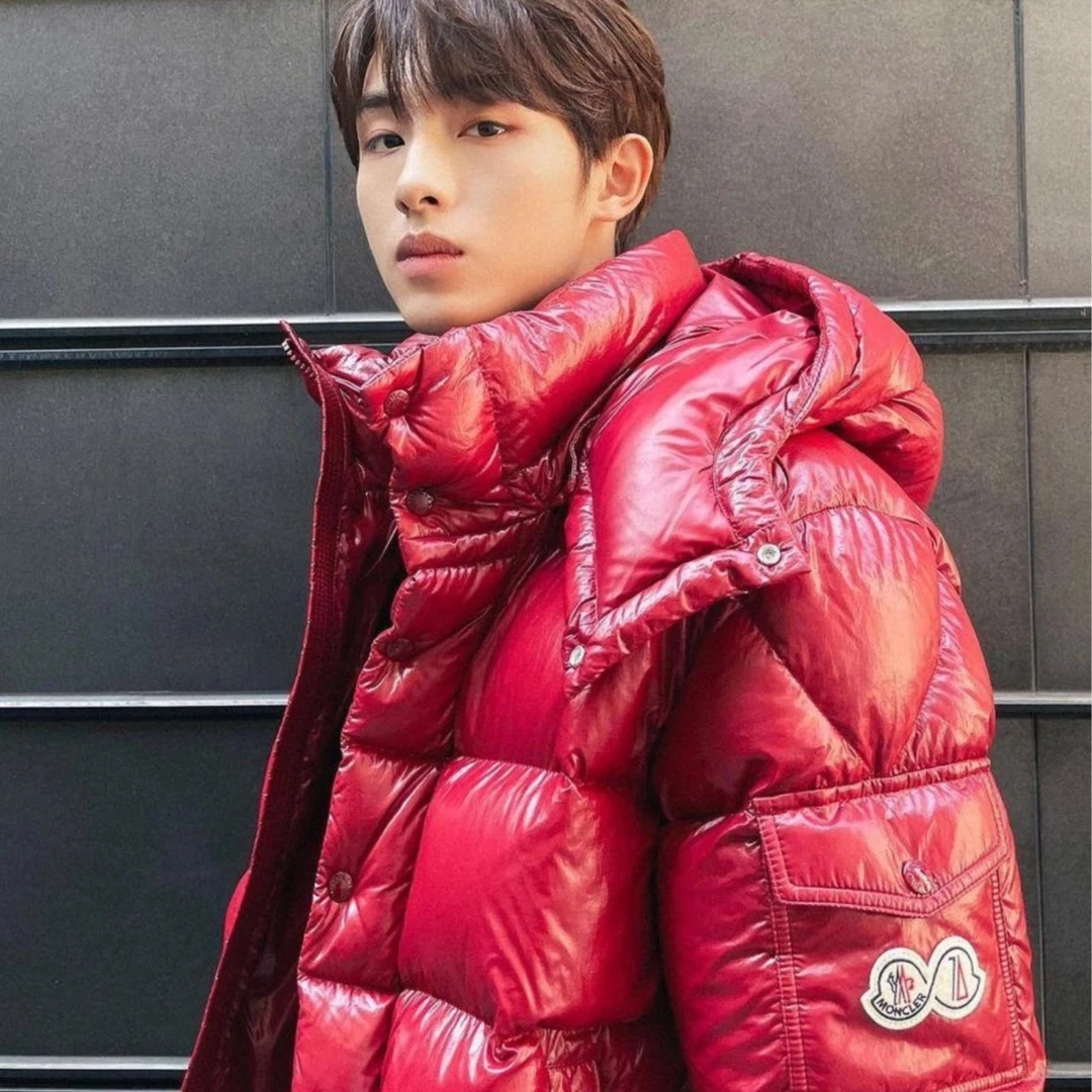 全新未使用 MONCLER 蒙口玛雅经典时尚70周年纪念款红色男女同款