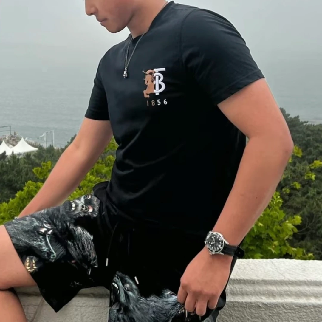 全新未使用 BURBERRY/博柏利 男士短袖经典刺绣大TB战马标黑色T恤