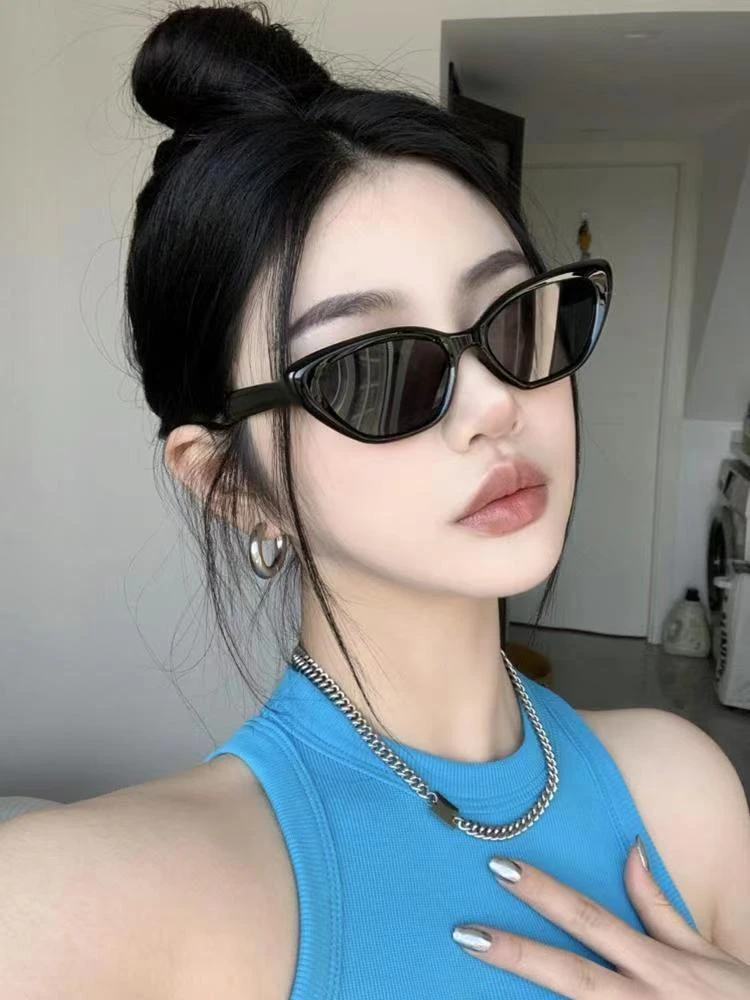 猫眼墨镜女款复古2024新款高级感欧美风美式小脸黑色沙滩太阳眼镜