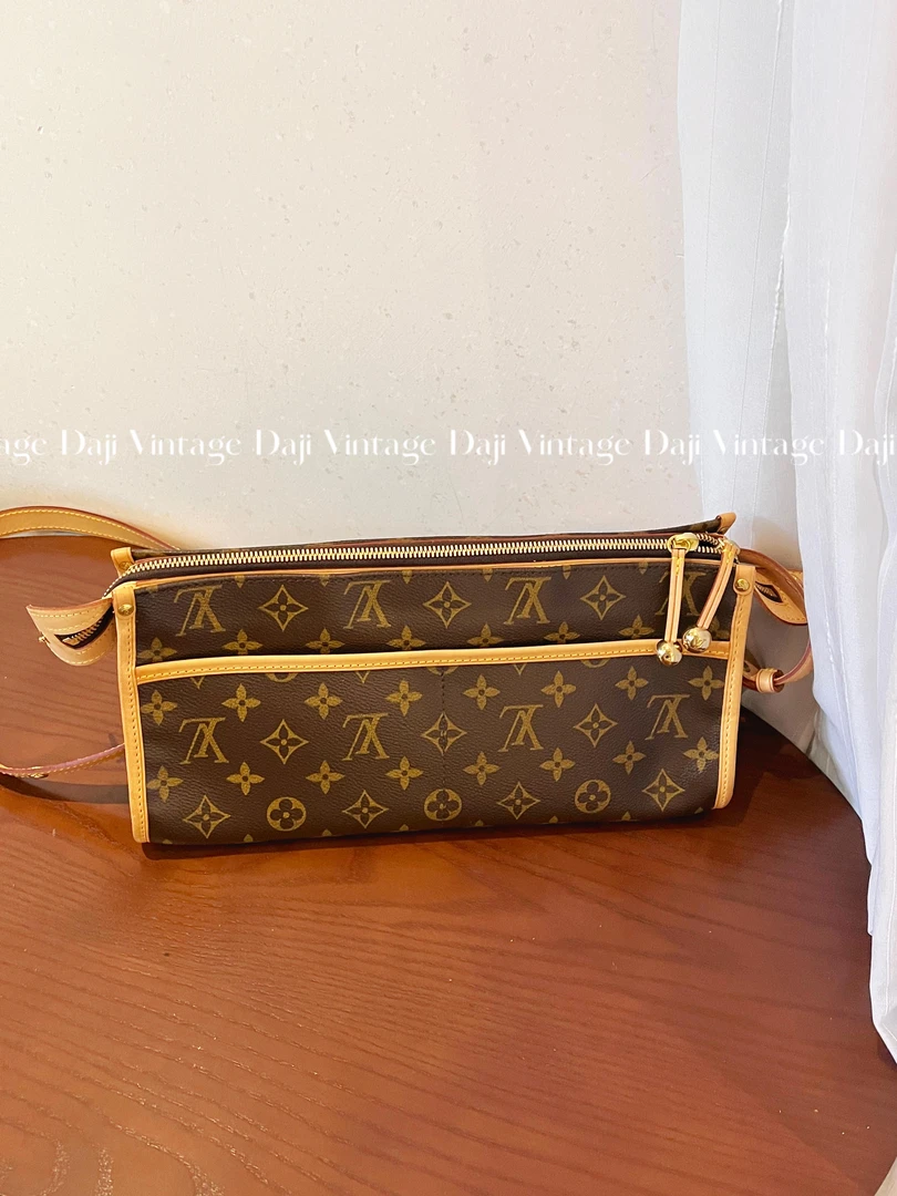 95新 LV 大吉一店/LV三角金球斜挎包