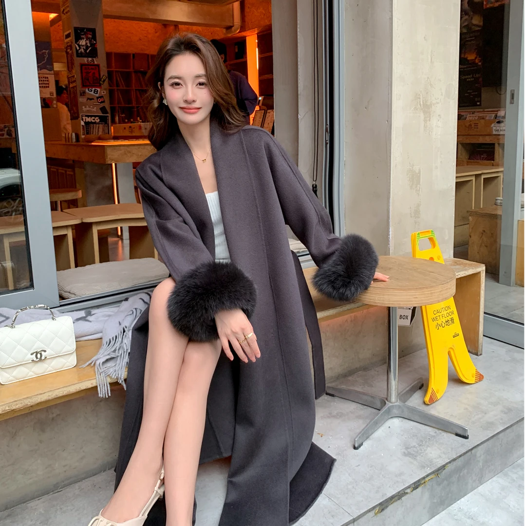 大翻领无扣腰带款羊毛大衣狐狸毛毛袖双面呢黑色宽松秋冬长款