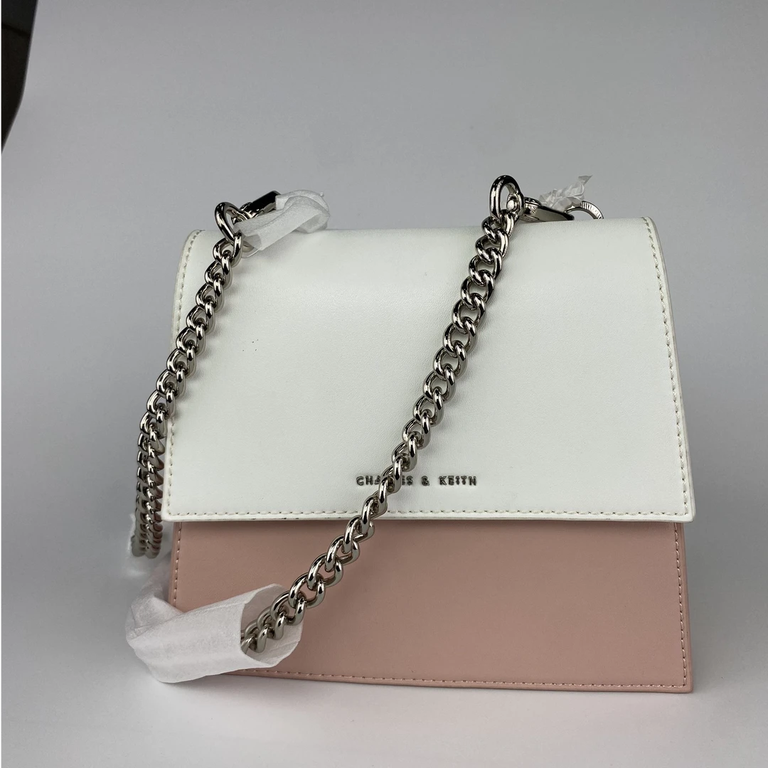 99新 CHARLES & KEITH 闲置未使用小CK单肩包CK2-80781542【舟舟】