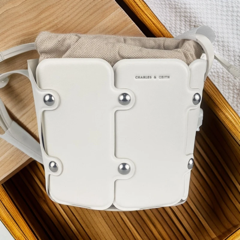 99新 CHARLES & KEITH 闲置未使用小CK单肩包10270697【杨三宝】