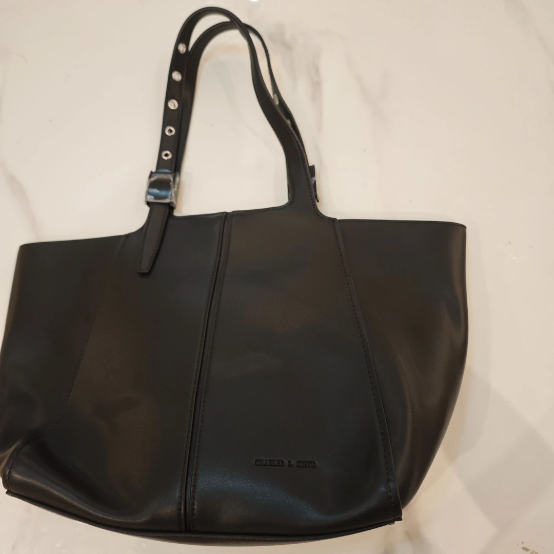 99新 CHARLES & KEITH 闲置未使用小CK单肩包CK2-30151199【舟舟】