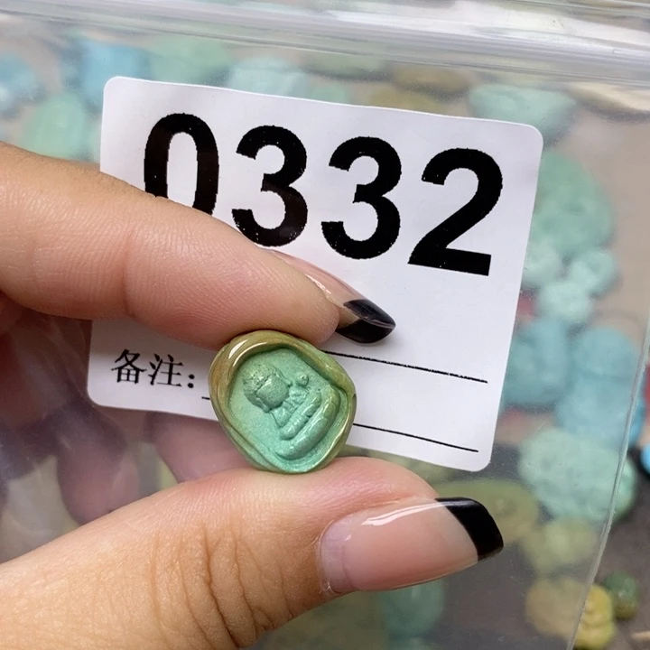 绿松石配饰未镶嵌四**四
