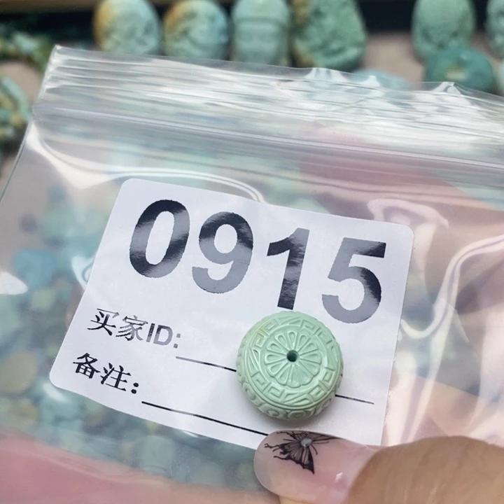 绿松石配饰未镶嵌