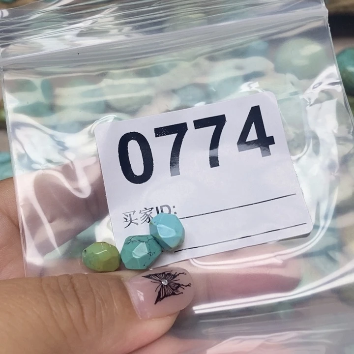 绿松石配饰未镶嵌r****w
