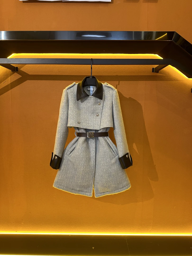 品牌BH-2024冬季新款时尚气质中长款大衣BHK1104