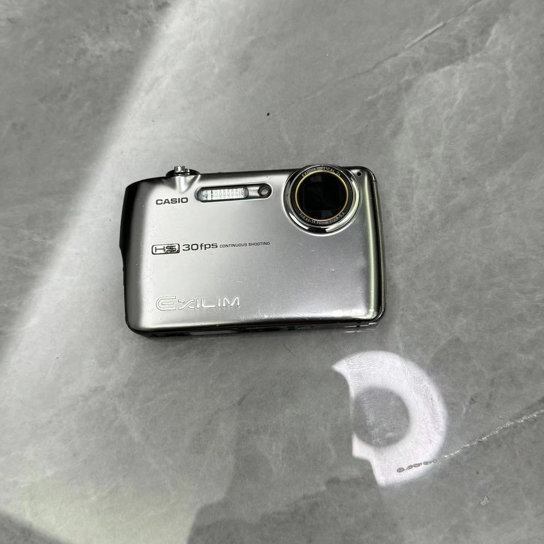 9新 Casio/卡西欧 卡西欧fs10 1000万像素 3倍变焦 配件齐全