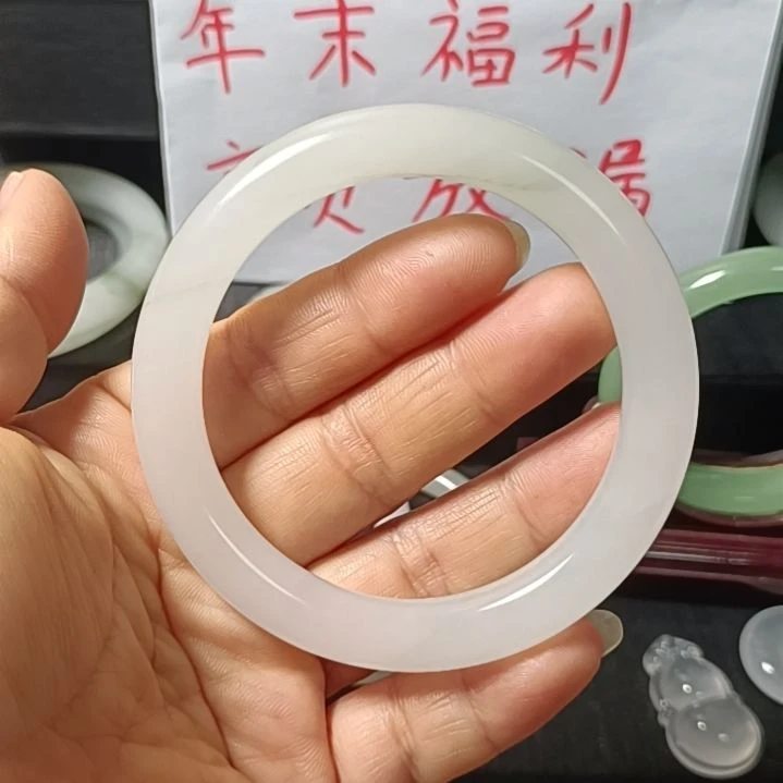 【闪购商品】石英质玉手镯未镶嵌